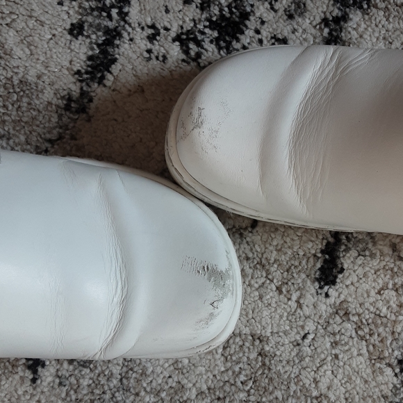 Klogs Nursing Shoes White Slip Resistant - Picture 9 of 11